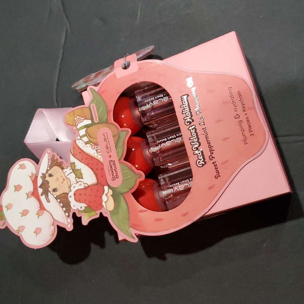 Strawberry shortcake red velvet holiday 4pc sweet peppermint pumping lip oil new